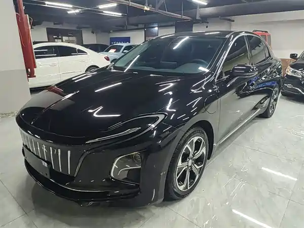 Hongqi E-QM5 2023