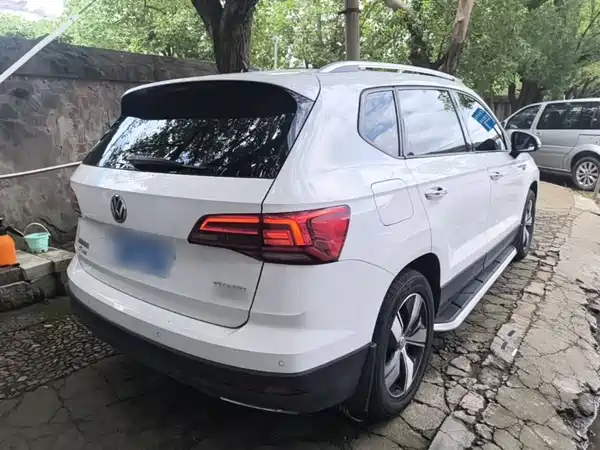 Volkswagen Tharu 2020