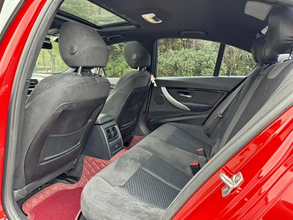 BMW 3 Series 2017 — фото 10