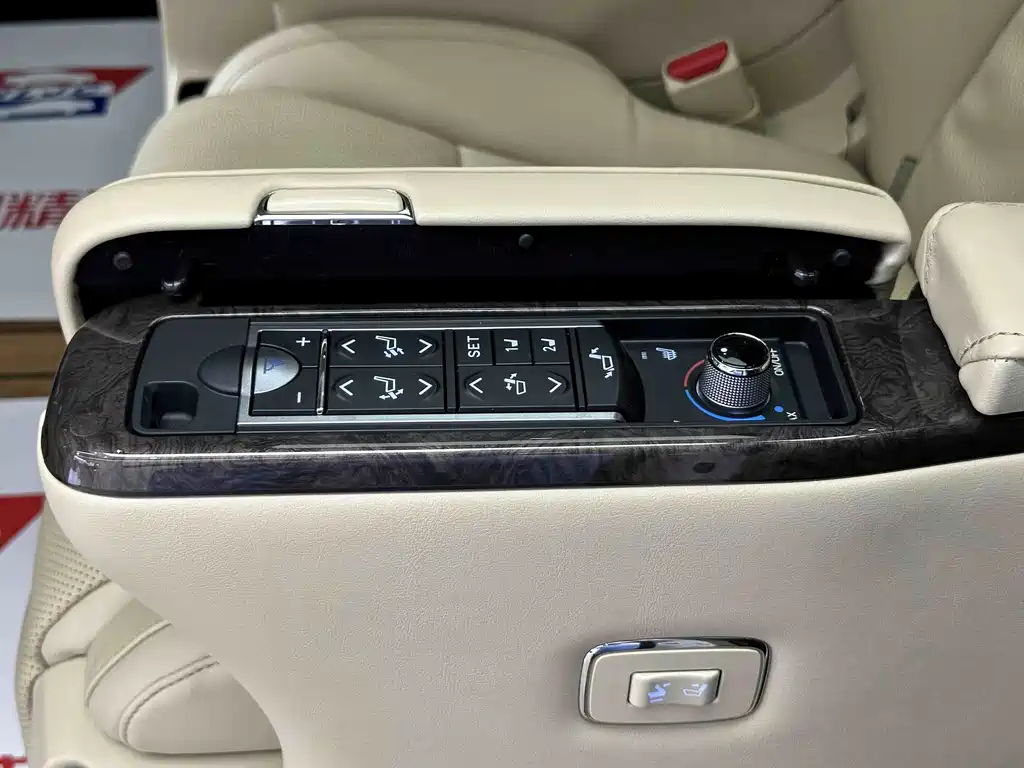 Toyota Alphard 2021 — фото 19