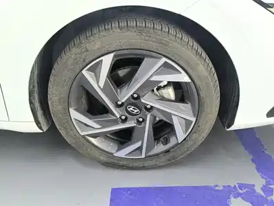 Hyundai Elantra 2023