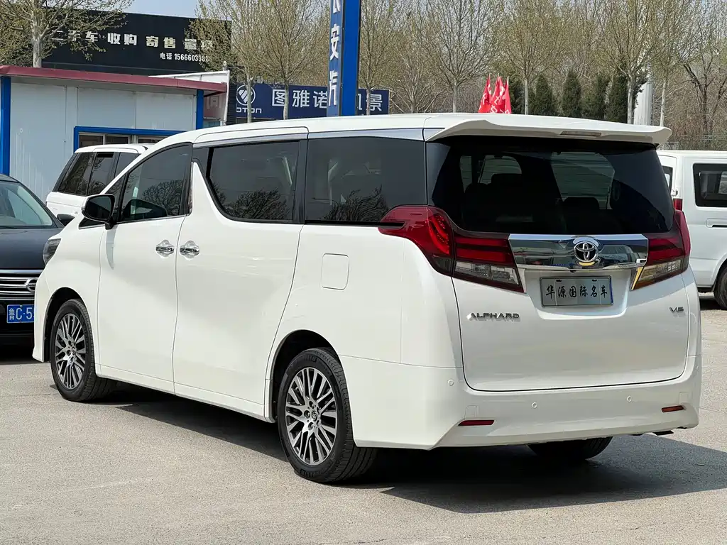 Toyota Alphard 2015 — фото 13