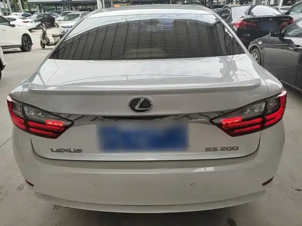 Lexus ES 2016