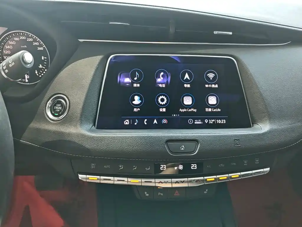 Cadillac XT4 2020 — фото 13