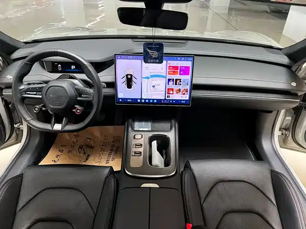 Xiaomi SU7 2024