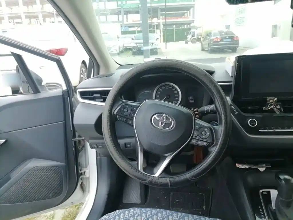 Toyota Corolla 2021 — фото 17