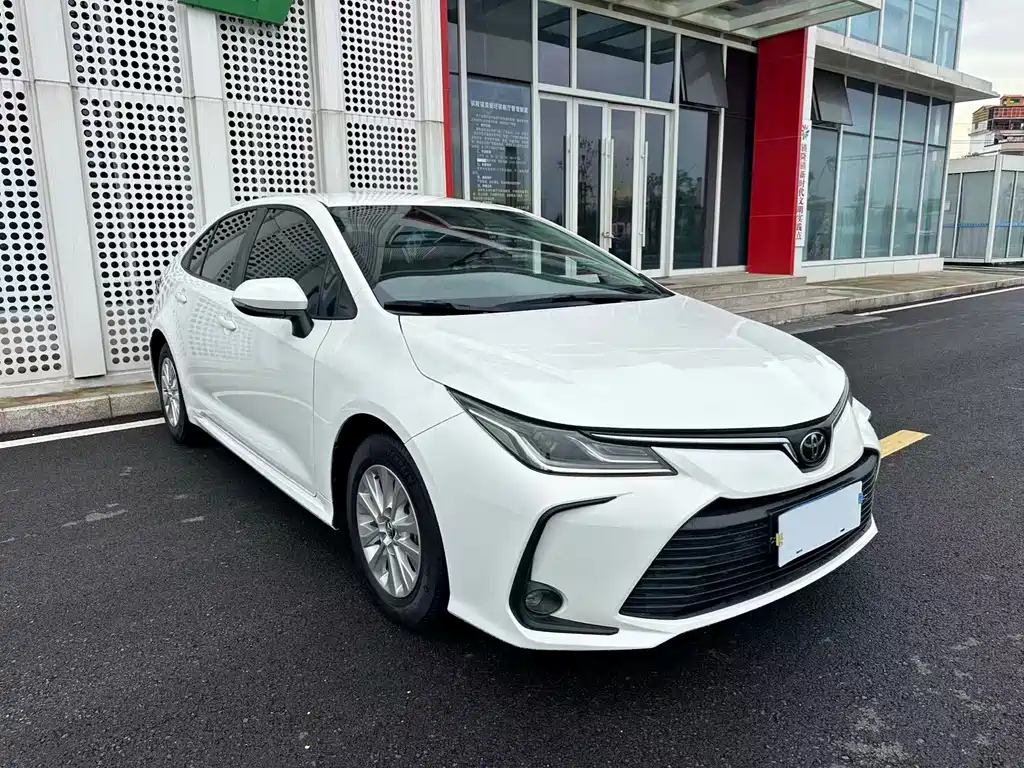 Toyota Corolla 2023 — фото 21