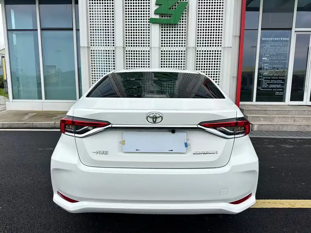 Toyota Corolla 2023 — фото 27