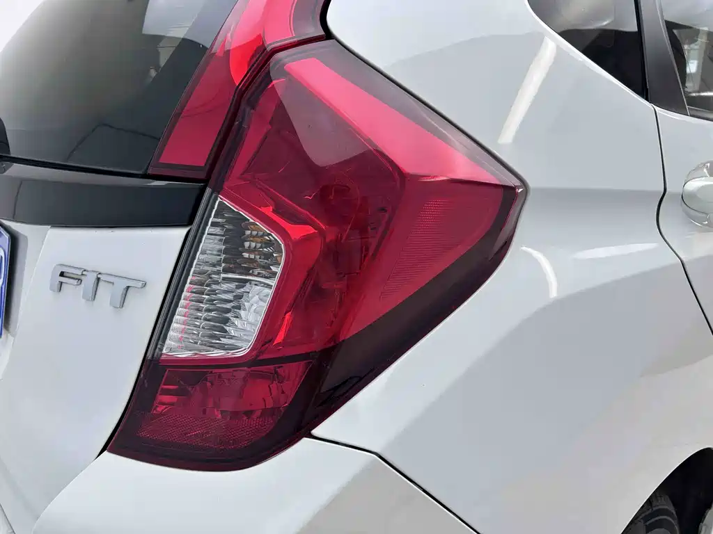 Honda Fit 2015 — фото 18