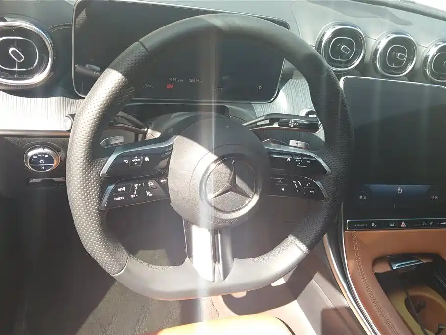 Mercedes-Benz C-Class 2025 — фото 15