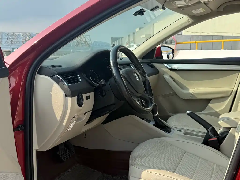 Skoda Octavia 2015 — фото 6