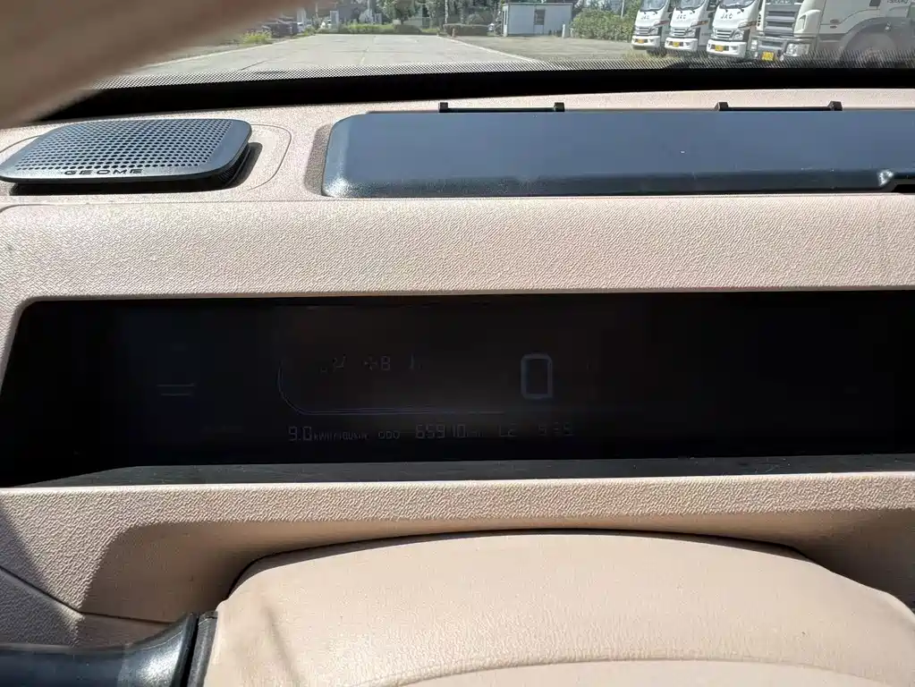 Geely Galaxy Panda 2023 — фото 17