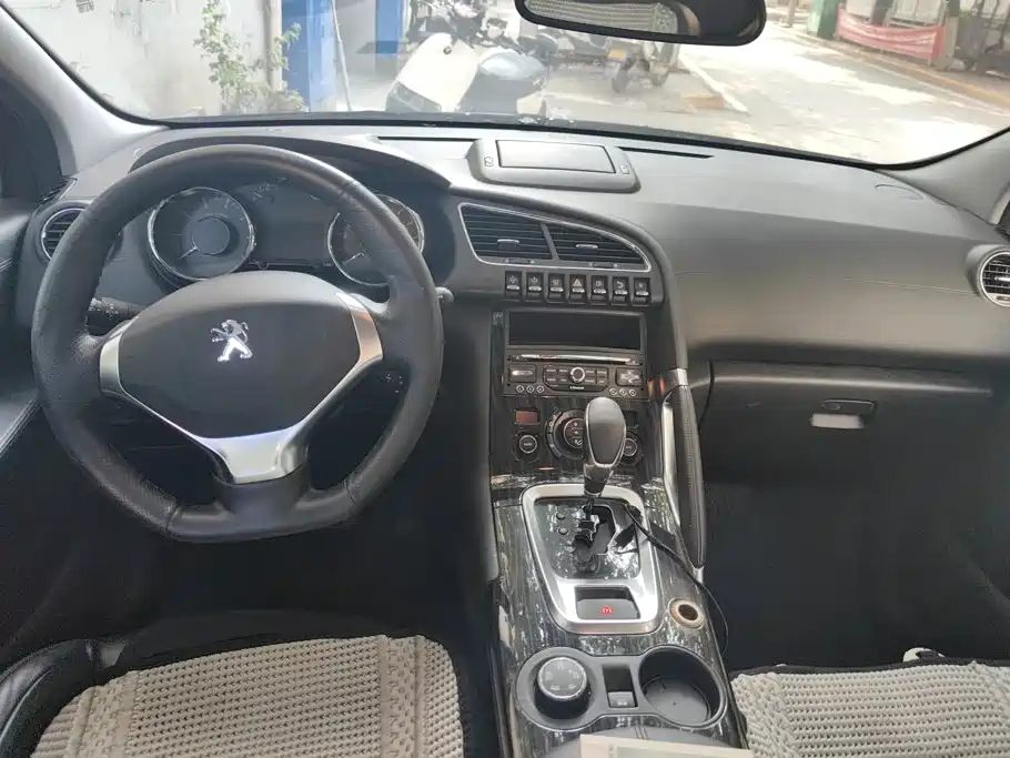 Peugeot 3008 2014 — фото 12