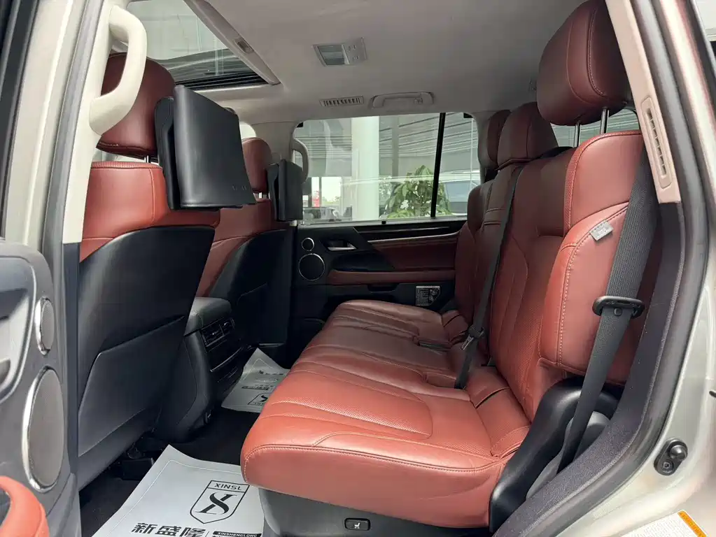 Lexus LX 2020 — фото 10