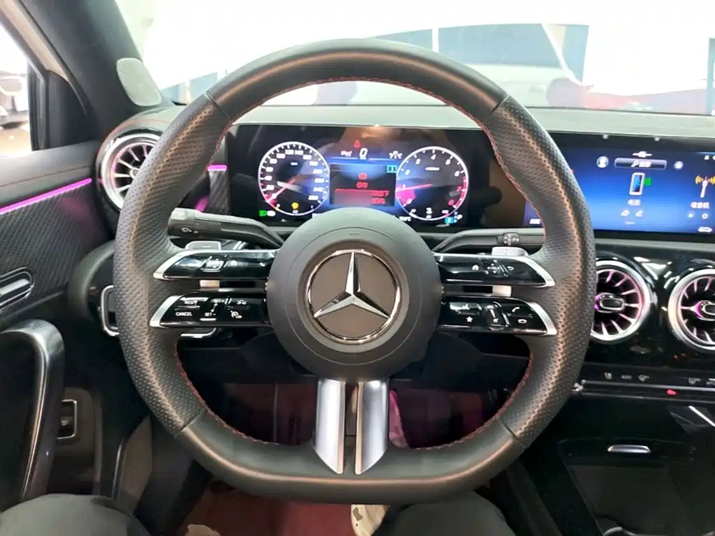 Mercedes-Benz A-Class 2024 — фото 11