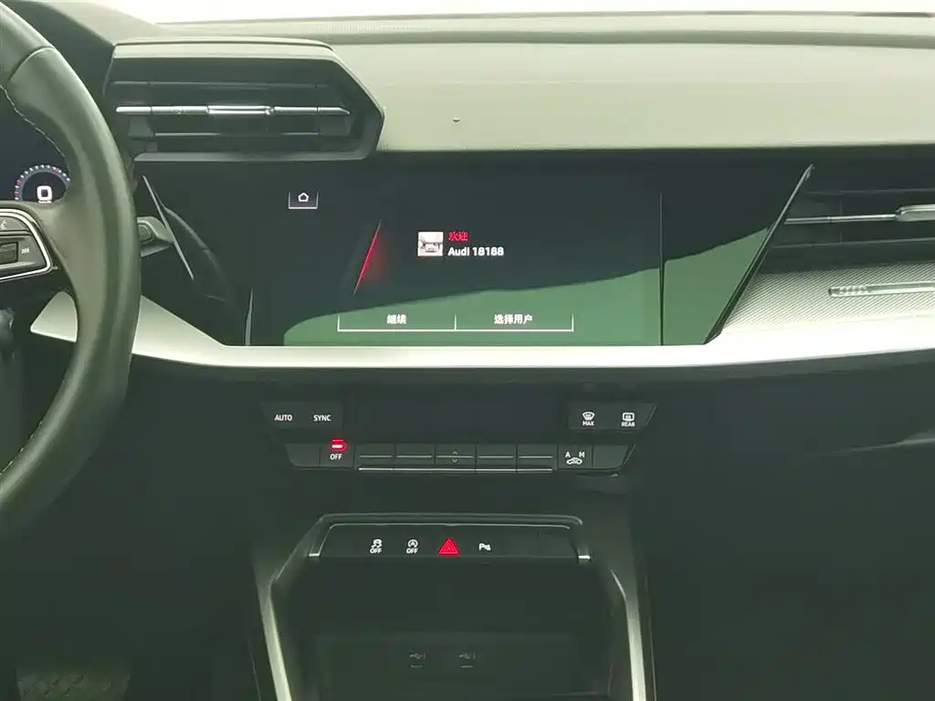 Audi A3 2023 — фото 12