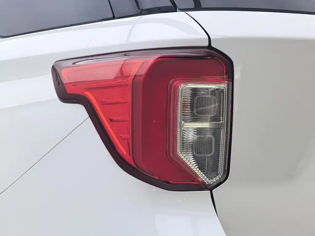 Ford Explorer 2021 — фото 31