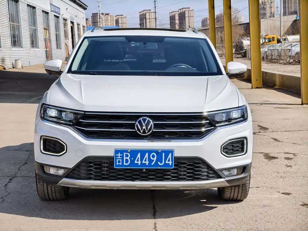 Volkswagen T-Roc 2022 — фото 1