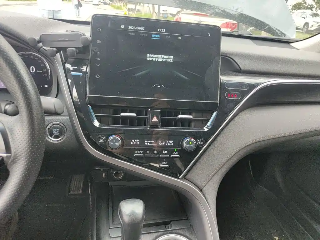 Toyota Camry 2022 — фото 10