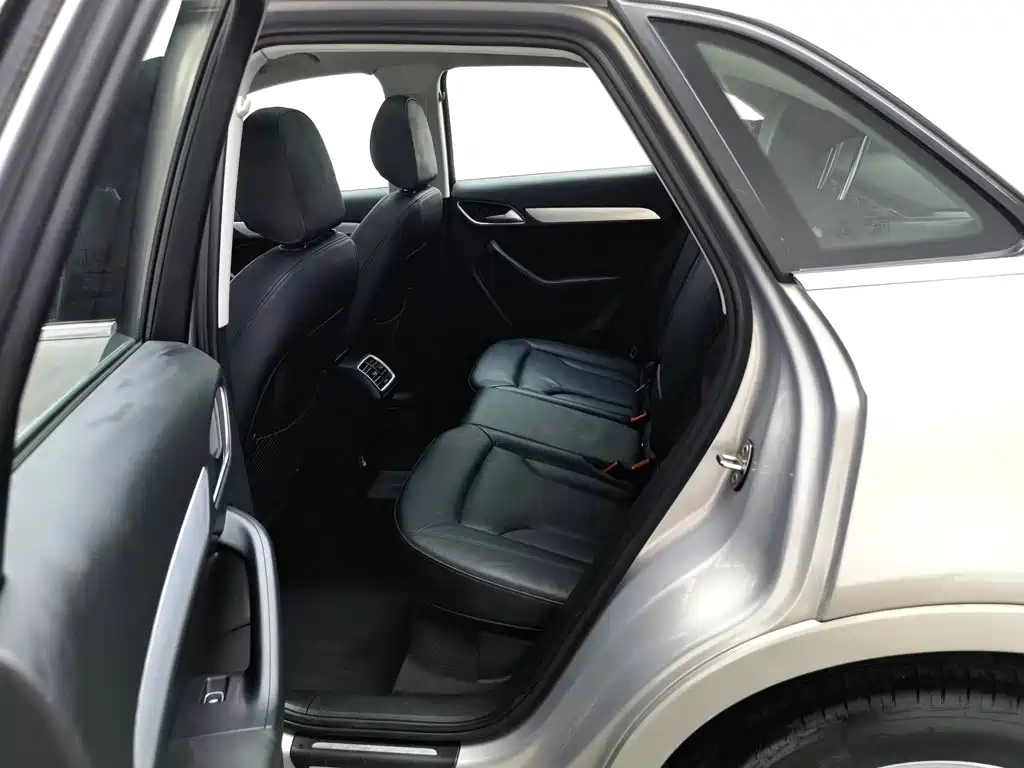 Audi Q3 2013 — фото 15
