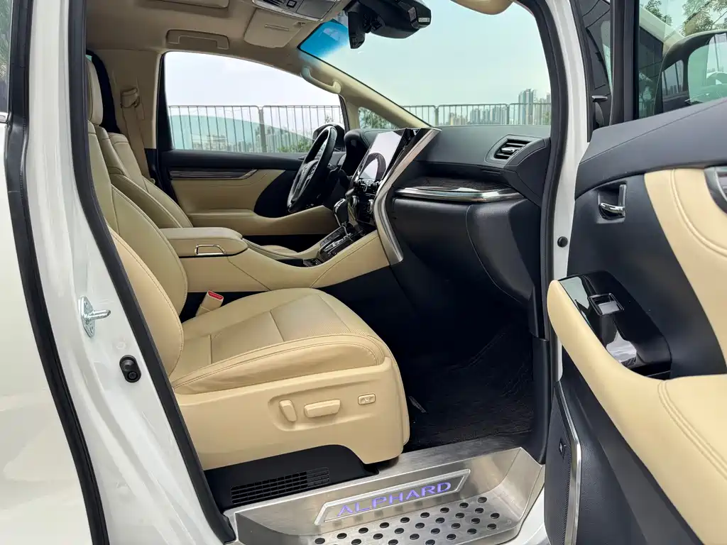 Toyota Alphard 2022 — фото 15