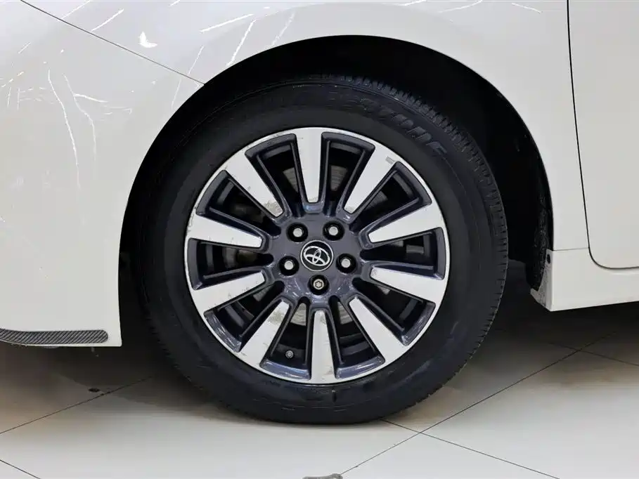 Toyota Sienna 2020 — фото 13