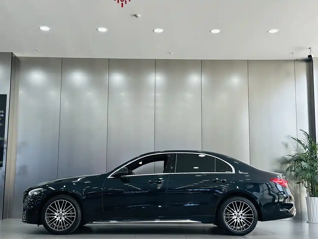 Mercedes-Benz C-Class 2023 — фото 8