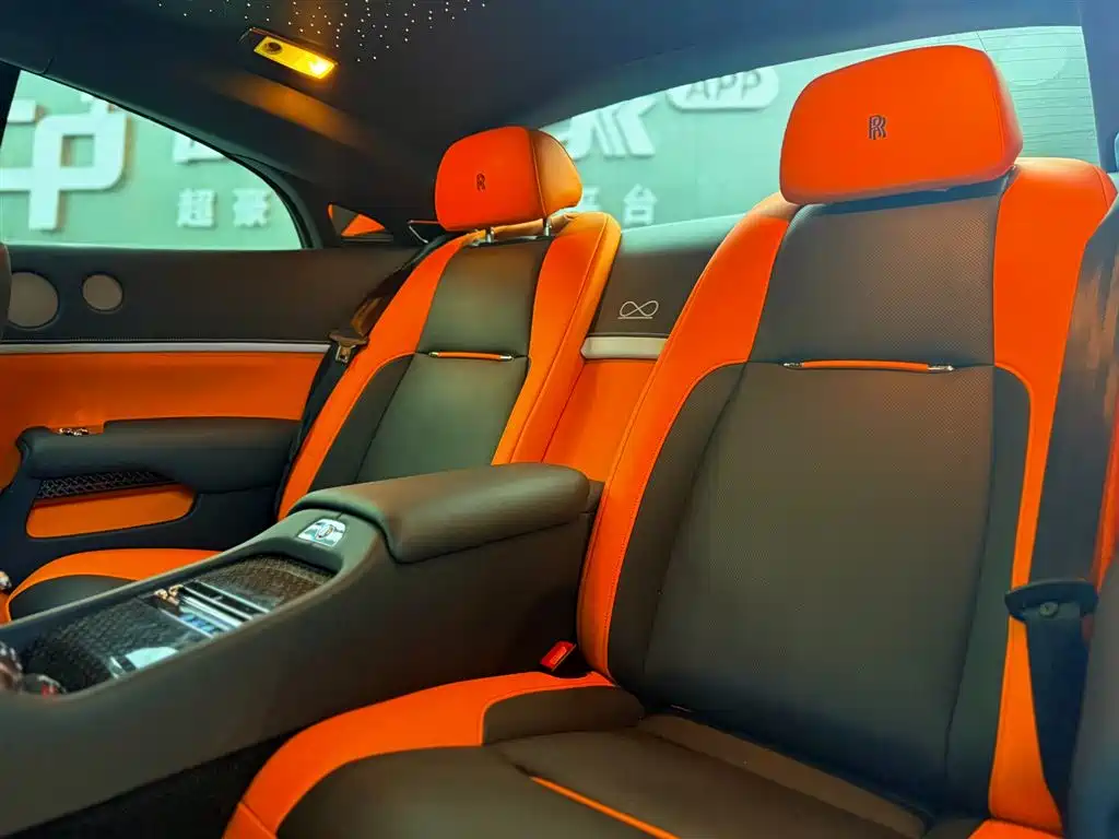 Rolls-Royce Wraith 2015 — фото 10