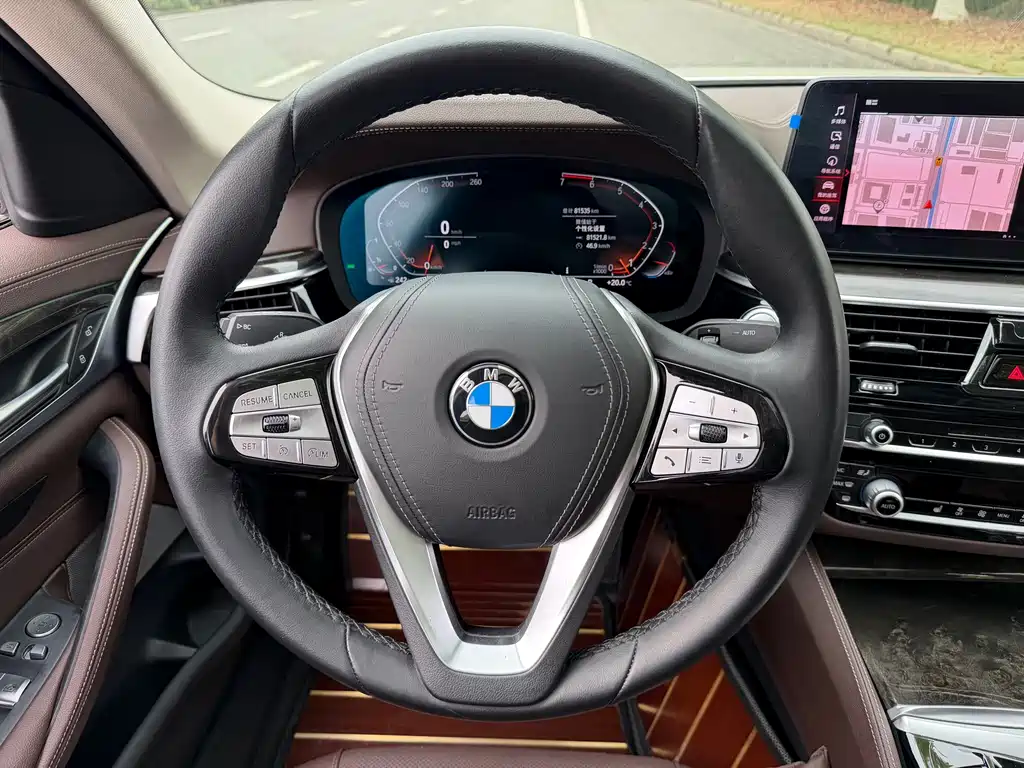 BMW 5 Series 2021 — фото 13