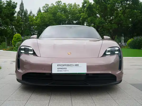 Porsche Taycan 2022