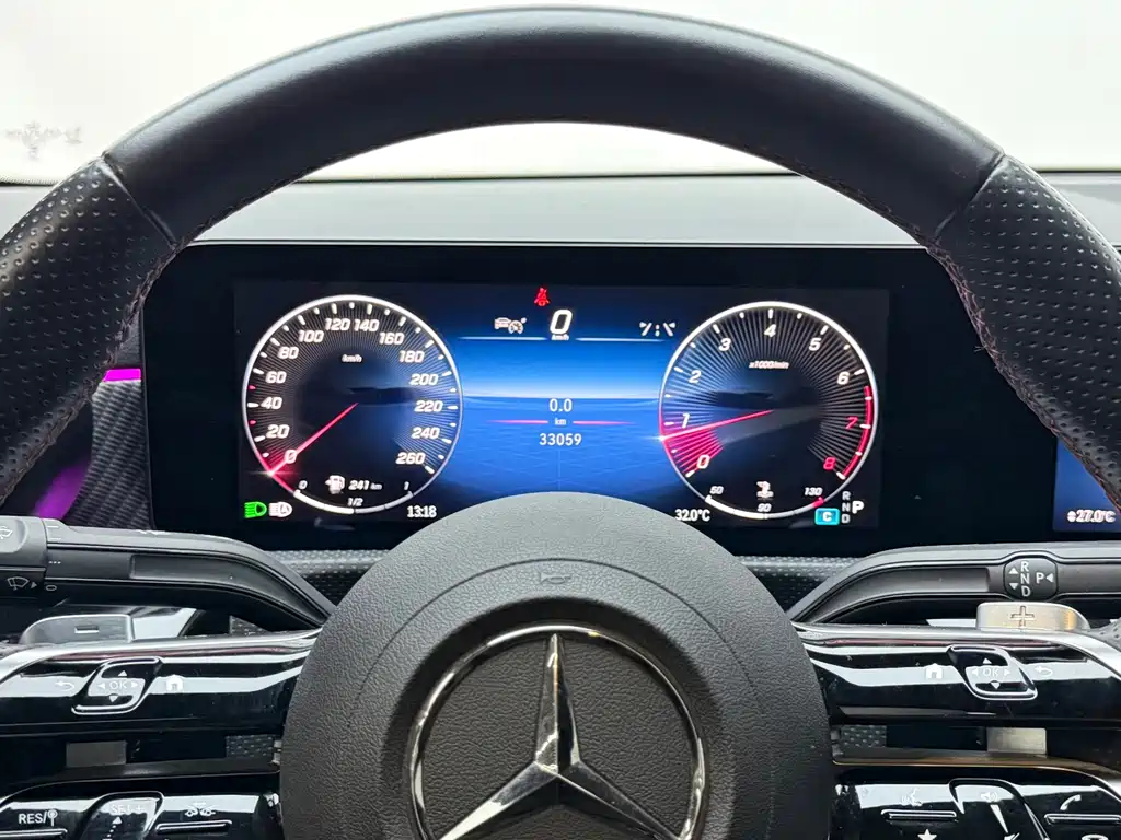 Mercedes-Benz A-Class 2024 — фото 7
