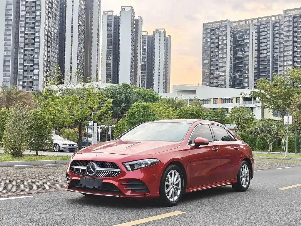 Mercedes-Benz A-Class 2019 — фото 2