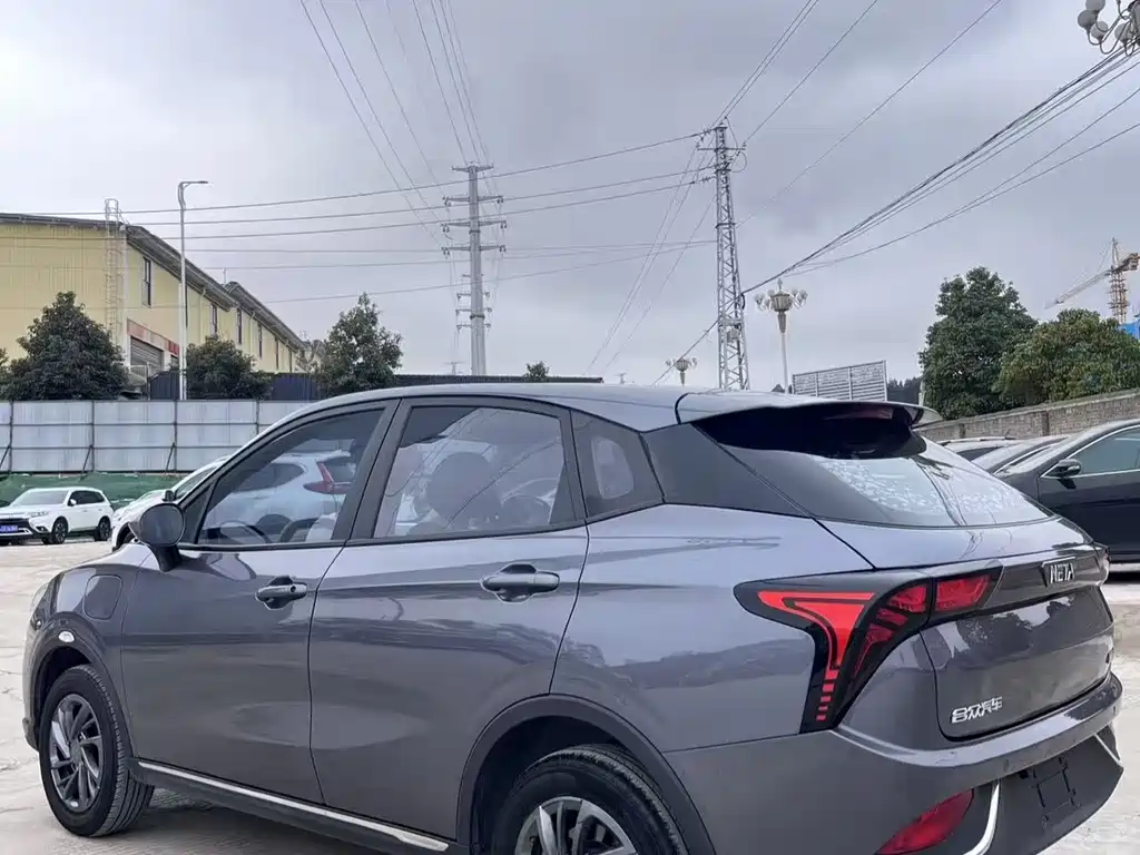 Neta V 2022