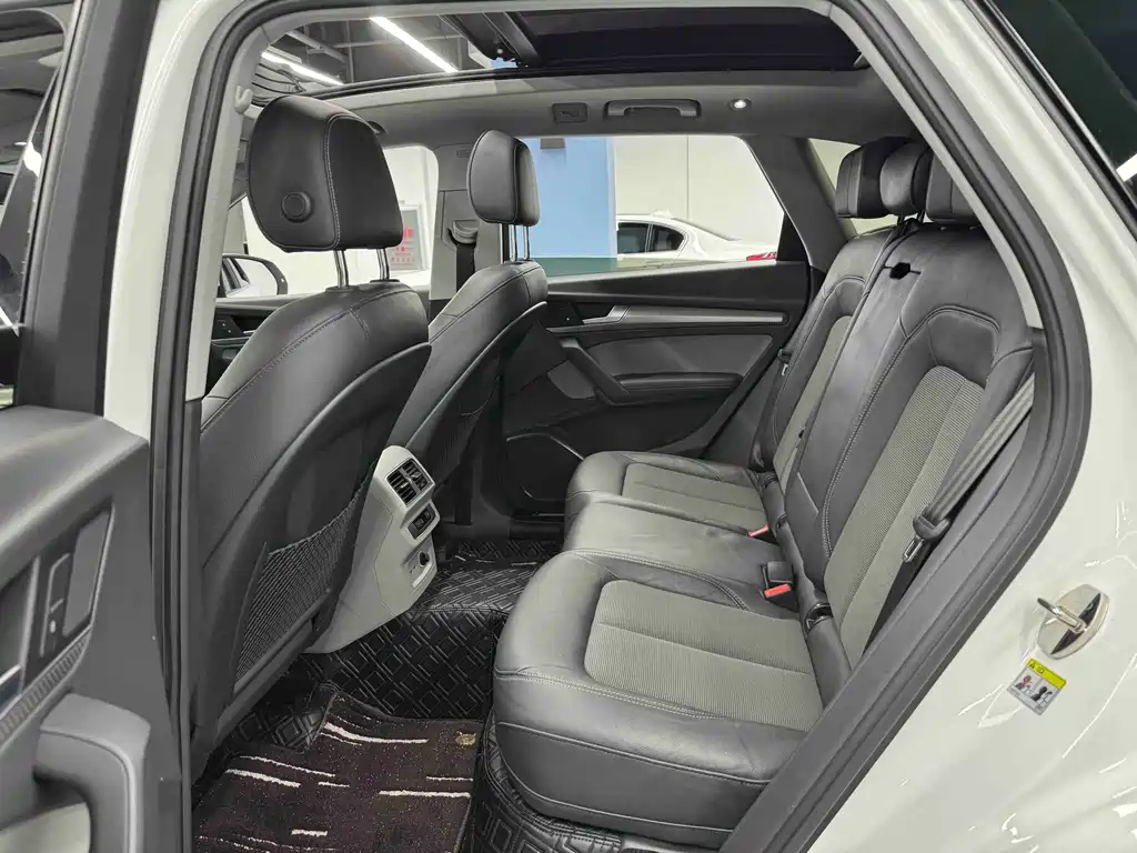 Audi Q5L 2019 — фото 20