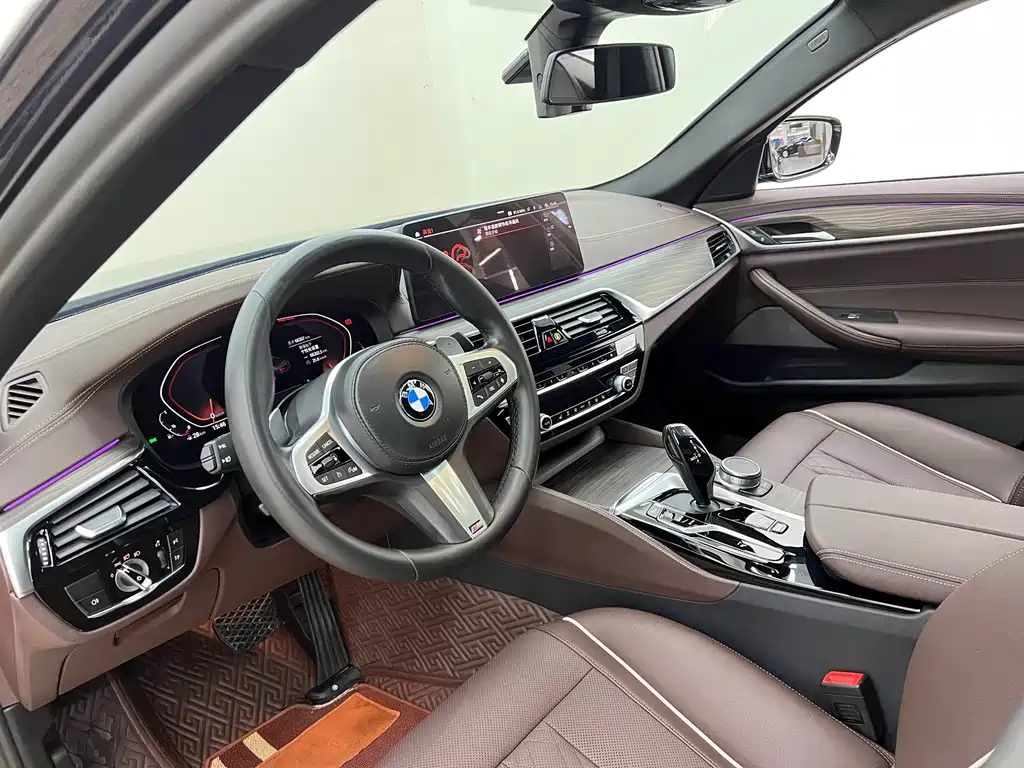 BMW 5 Series 2022 — фото 9