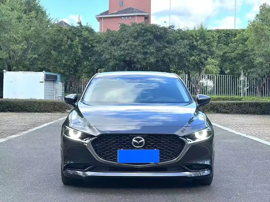 Mazda 3 Axela 2022