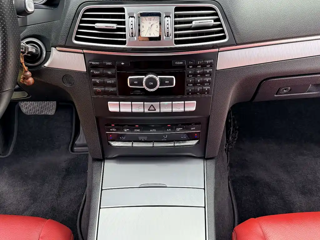 Mercedes-Benz E-Class 2015 — фото 16