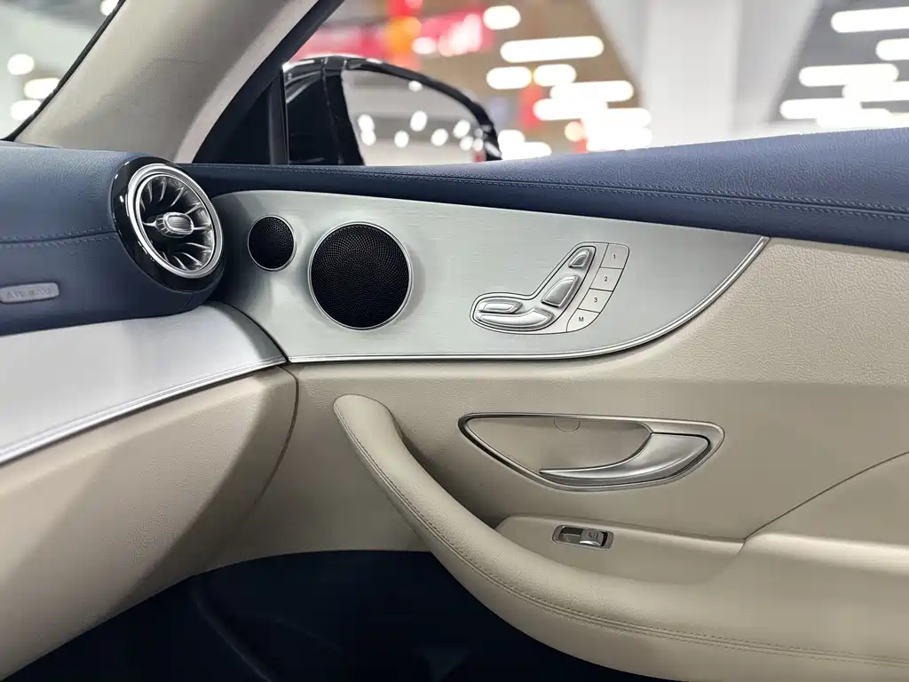 Mercedes-Benz E-Class 2023 — фото 9