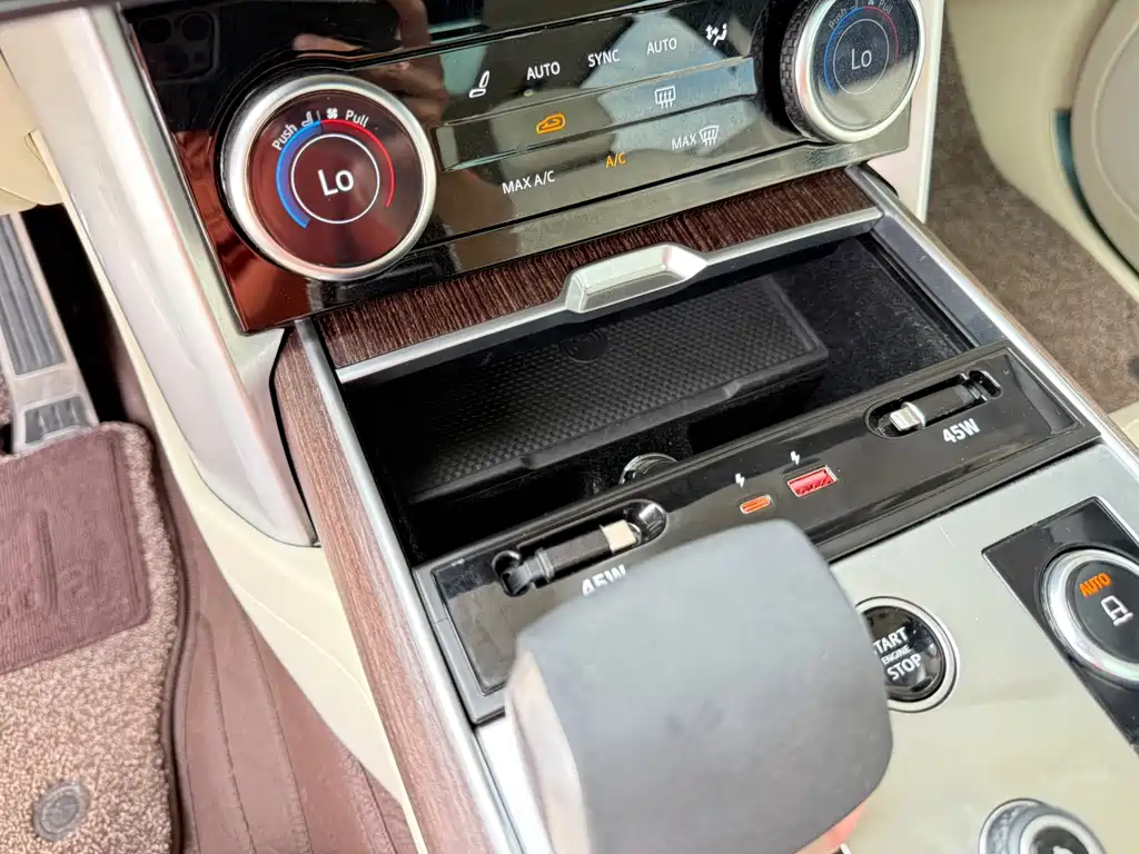 Land Rover Range Rover 2023 — фото 14