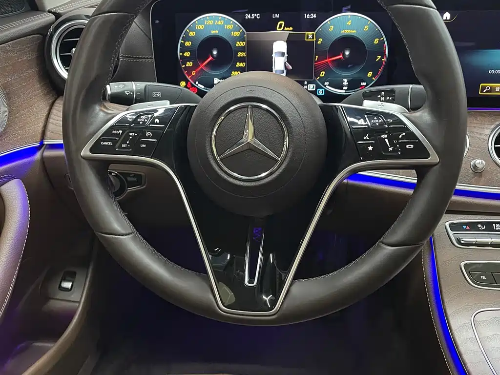 Mercedes-Benz E-Class 2023 — фото 4