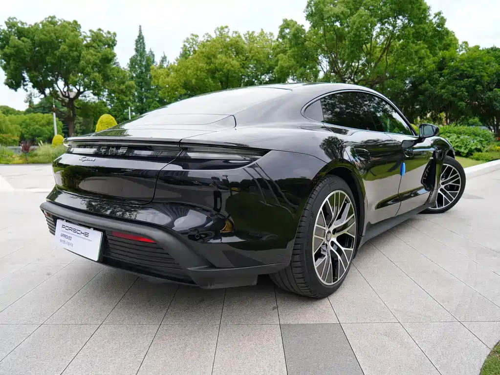 Porsche Taycan 2021 — фото 17