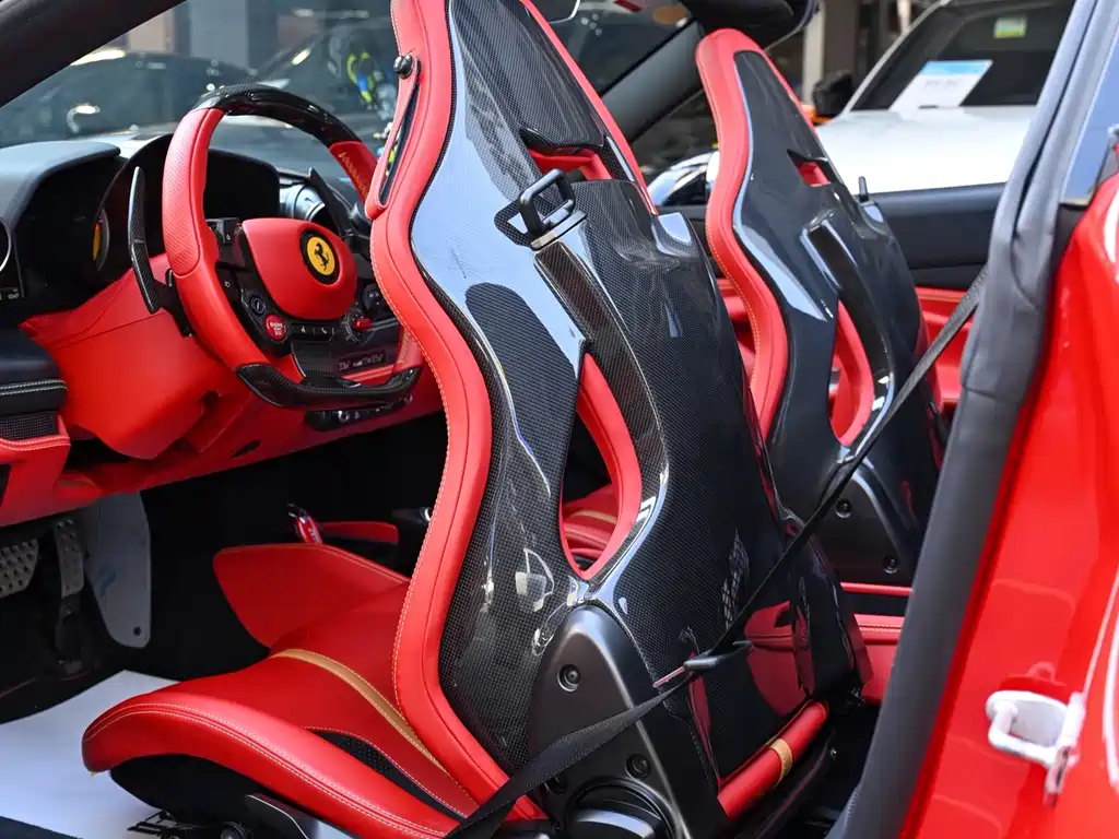 Ferrari F8 2022 — фото 17