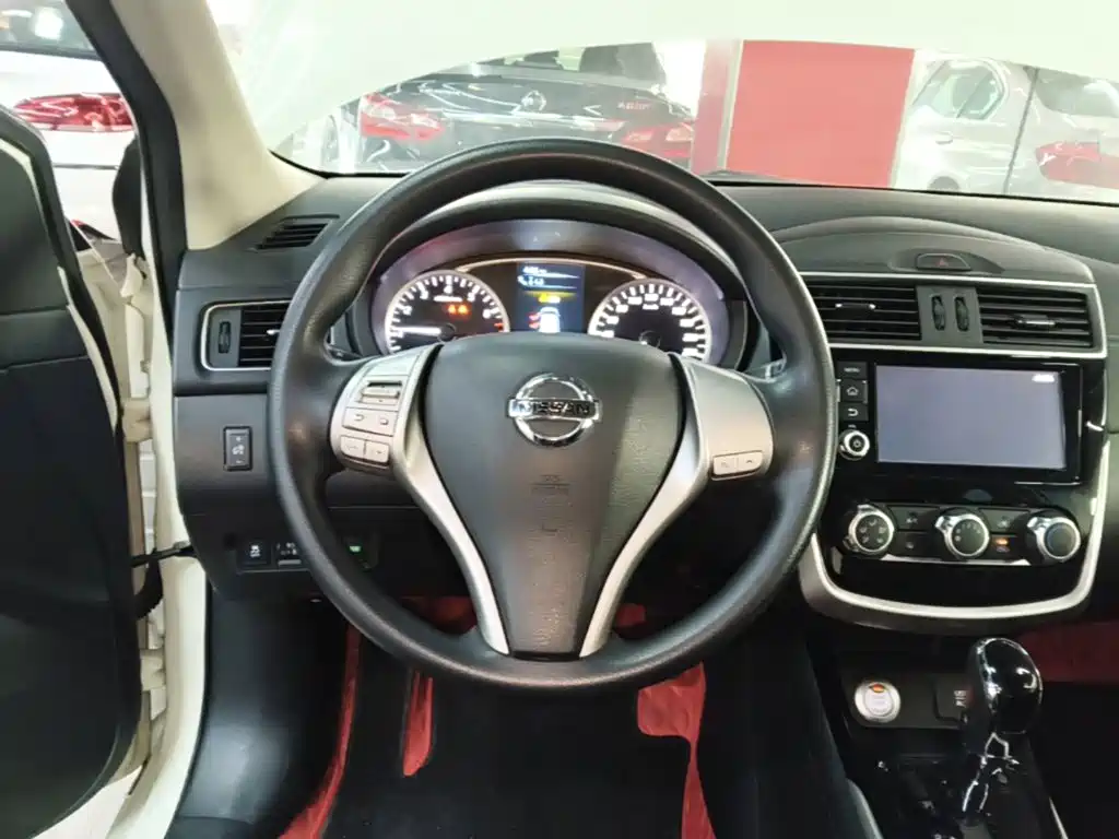 Nissan Tiida 2019 — фото 11