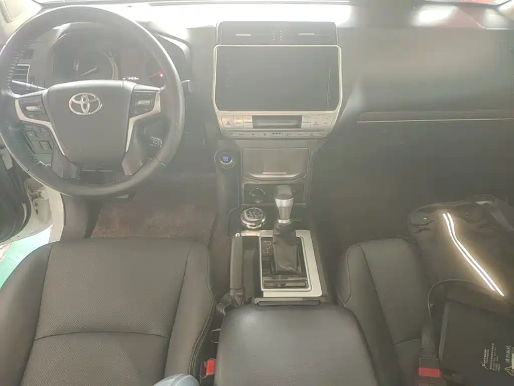 Toyota Prado 2019 — фото 10