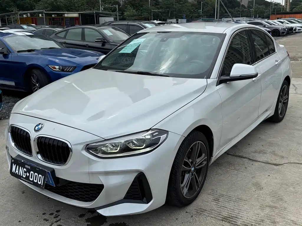 BMW 1 Series 2021 — фото 1