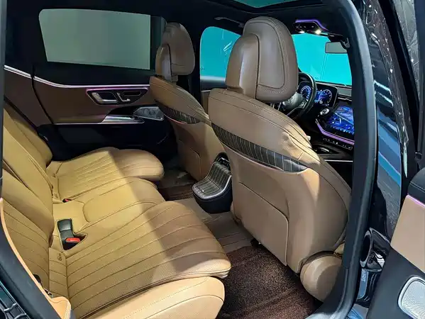 Mercedes-Benz E-Class 2024
