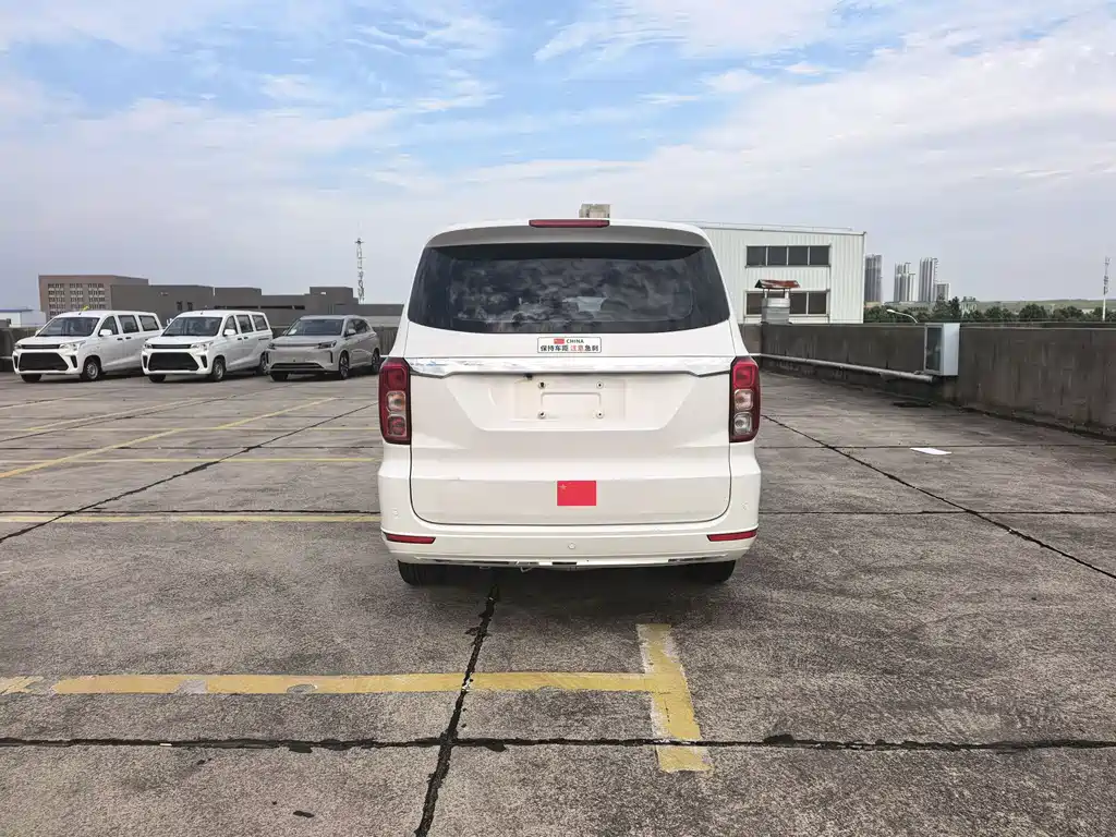 Wuling Hongguang 2018 — фото 3