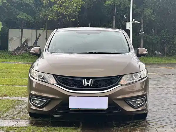 Honda Jade 2015