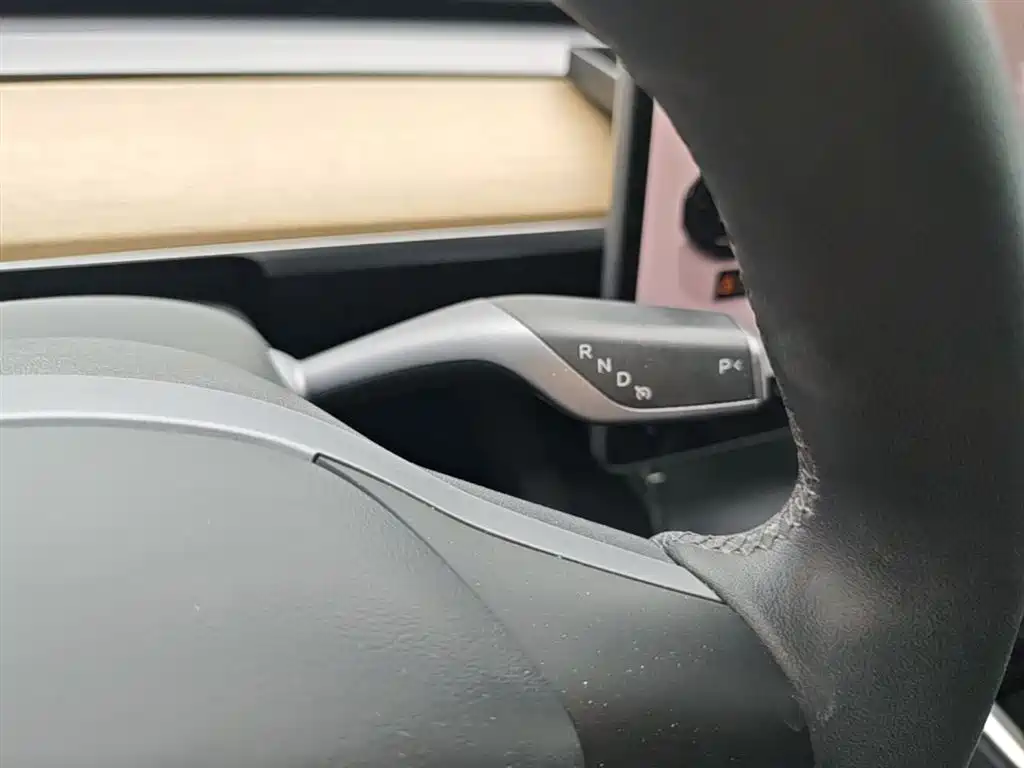 Tesla Model Y 2023 — фото 14