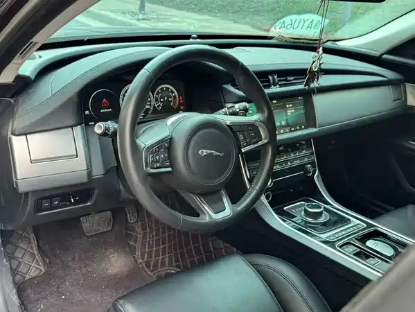 Jaguar XFL 2021